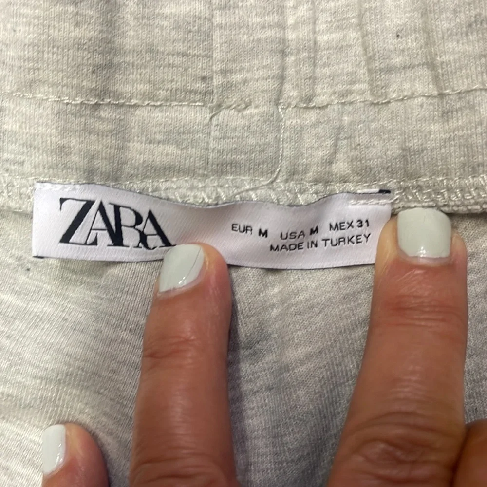Zara Medium Mens Shorts Gray - Picture 3 of 3